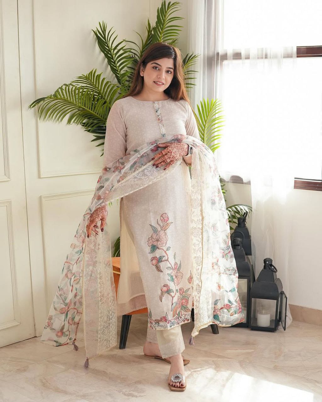 Off white linen cotton kurta and pent set with printed work dupatta